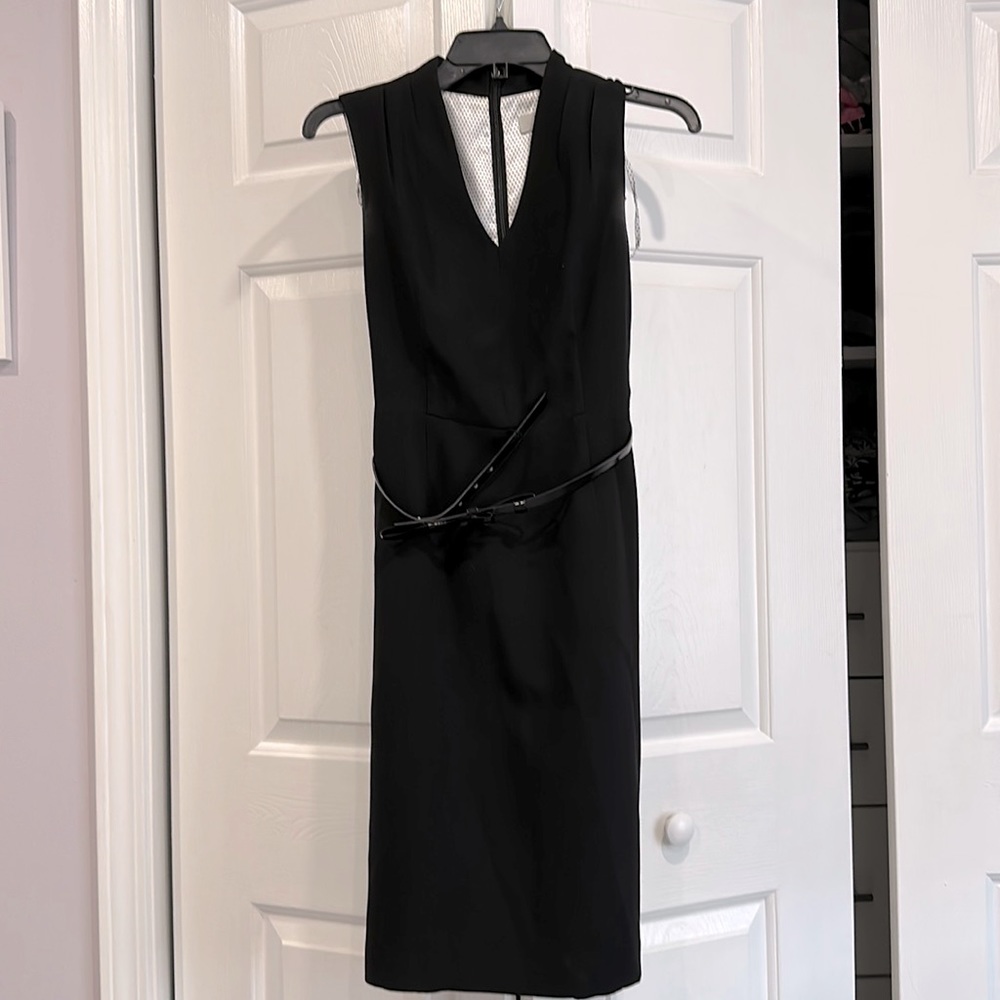 Kasper size 4 black dress with belt